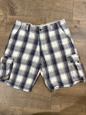 Signature by Levi Strauss Men's Plaid Cargo Shorts - Navy and White